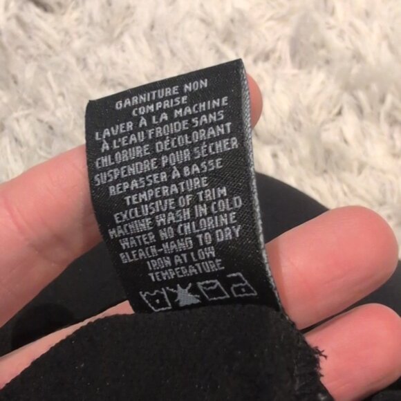 Kenar Black Sleeveless Blouse - Picture 5 of 5